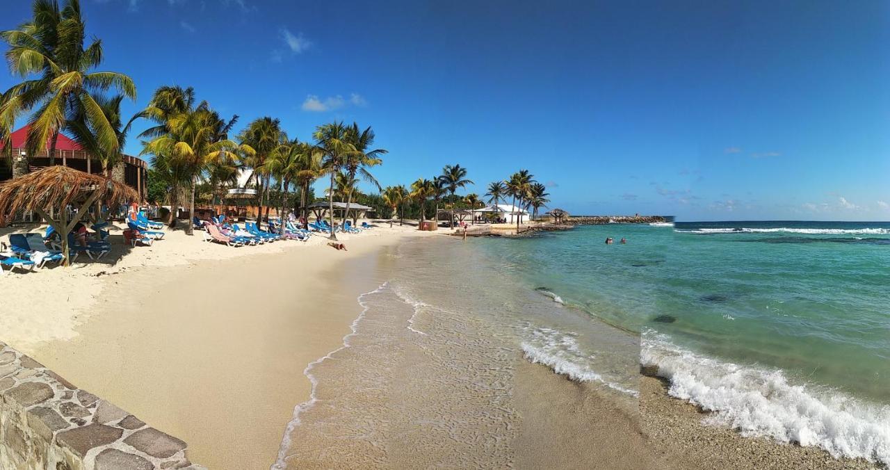 Studio Avec Grande Piscine, Plage Vanille Caraibes Сен-Франсуа Экстерьер фото