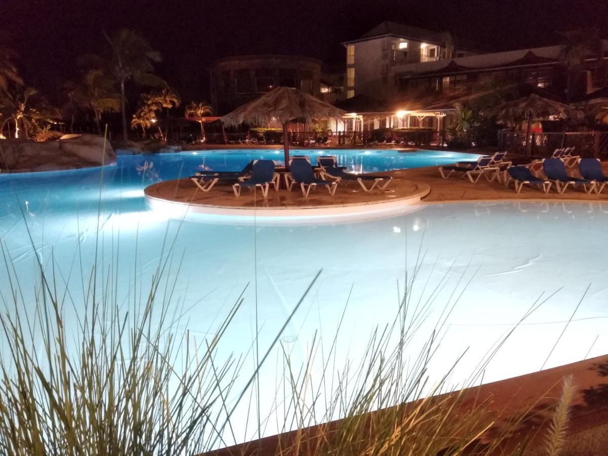 Studio Avec Grande Piscine, Plage Vanille Caraibes Сен-Франсуа Экстерьер фото
